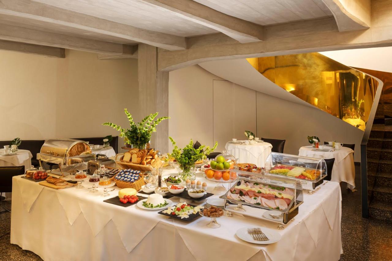 Hotel Royal Bissolati Rome Buitenkant foto